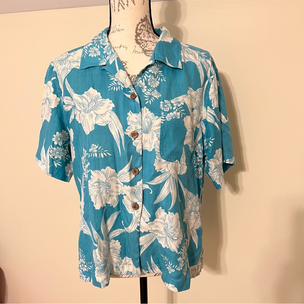 Kylani Bay Women’s Silk Hawaiian Button Down Shirt size large